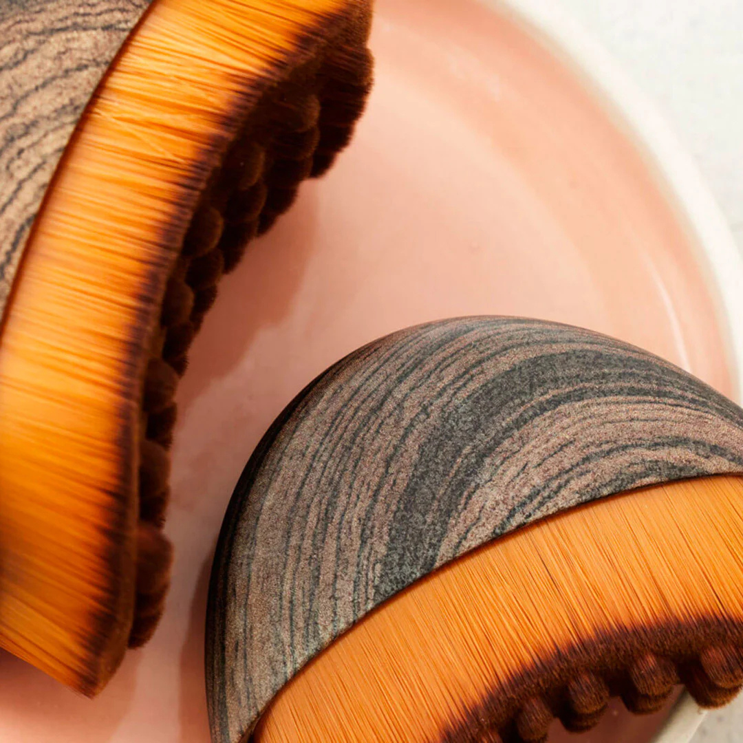 Facial massage at home - Lymphatic Brush